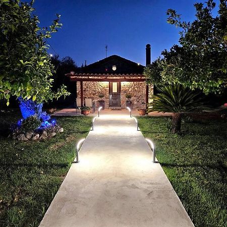 Villa Patras Stonehouse With Large Yard - Πέτρινο Σπίτι Με Αυλή Paralía Exterior foto