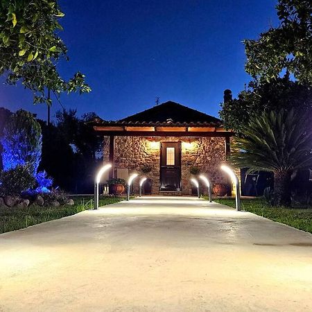 Villa Patras Stonehouse With Large Yard - Πέτρινο Σπίτι Με Αυλή Paralía Exterior foto