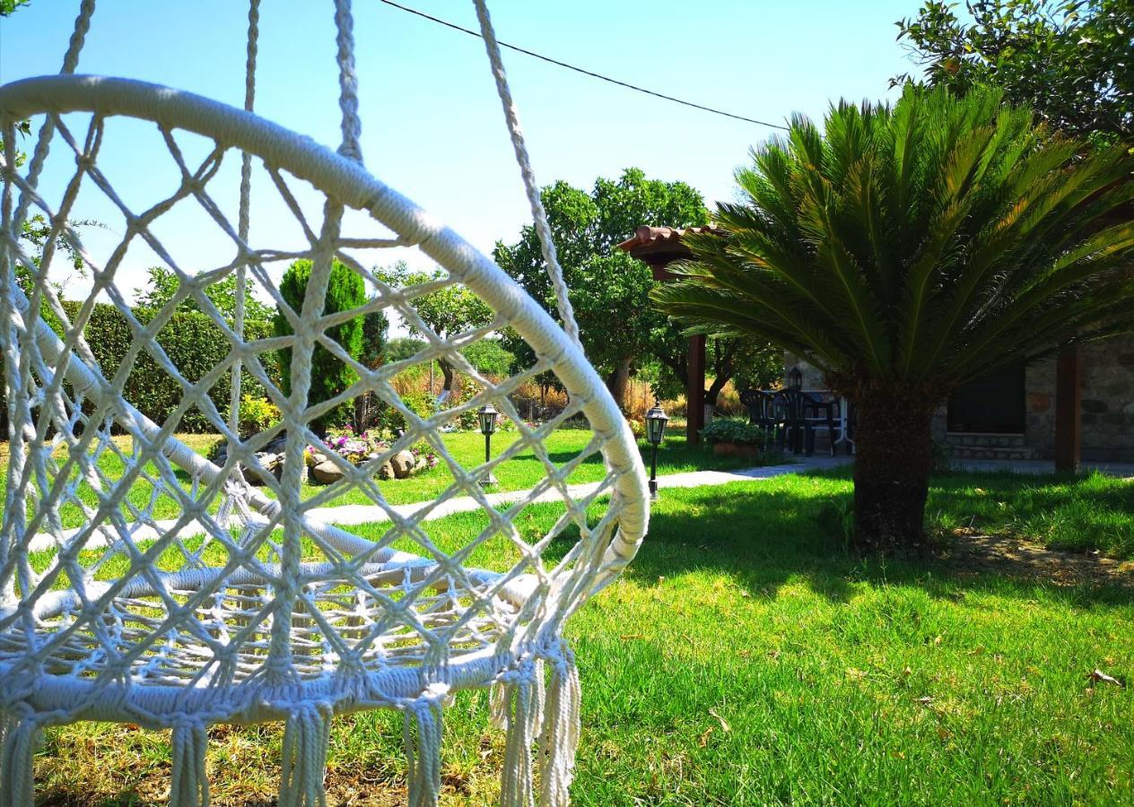 Villa Patras Stonehouse With Large Yard - Πέτρινο Σπίτι Με Αυλή Paralía Exterior foto
